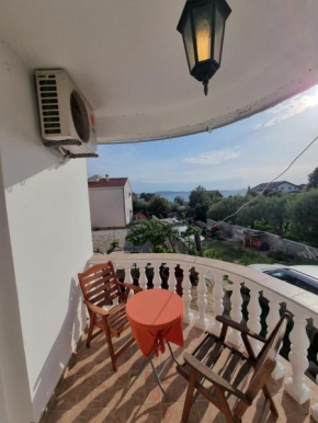 Cozy apartments with balcony and garden - AE1564